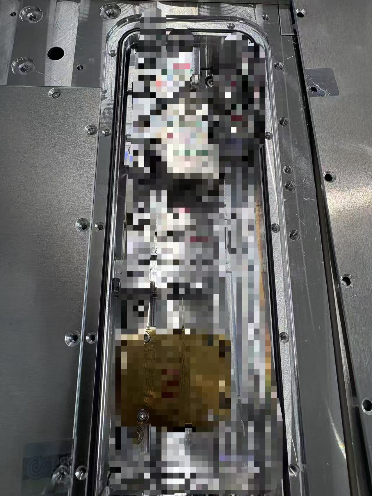 LC CB5 equipment interior